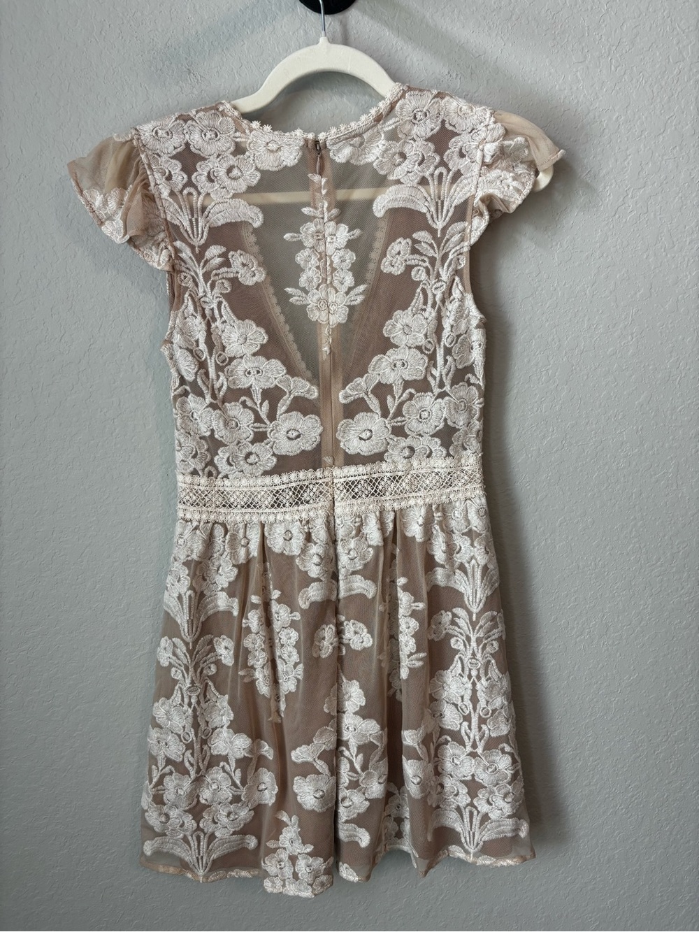 For Love & Lemons Floral Embroidered Mesh Lace V-Neck Ivory Nude Mini Dress - Picture 5 of 8